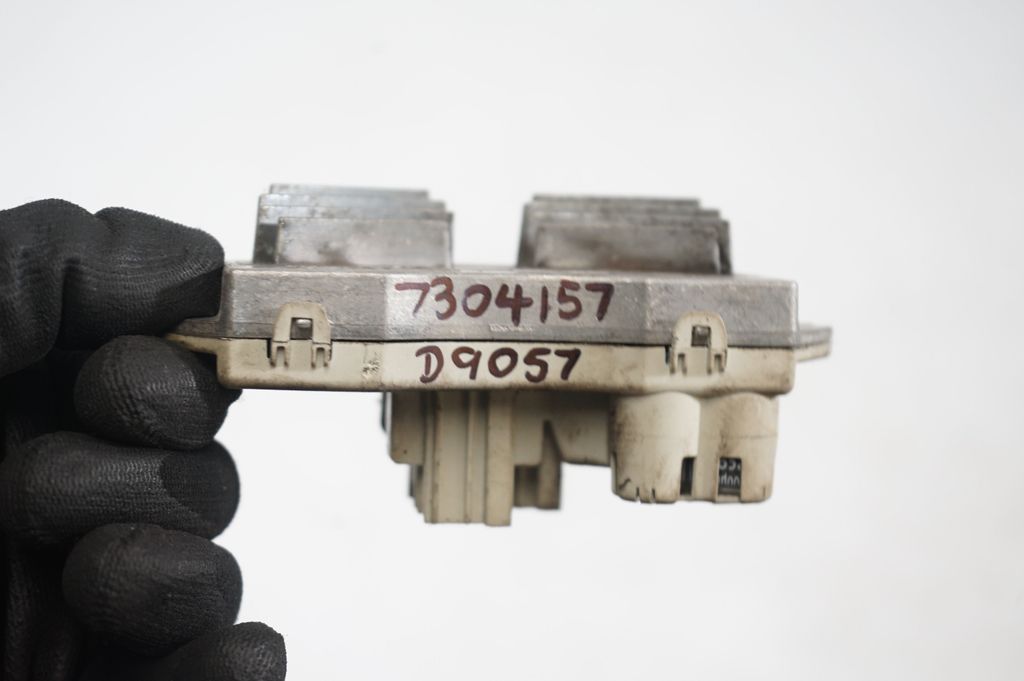 Heater blower motor/fan resistor (8)