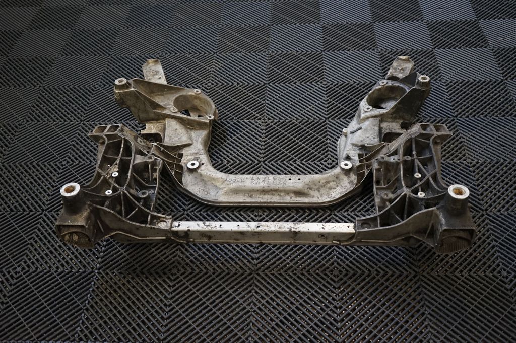 Front subframe (3)