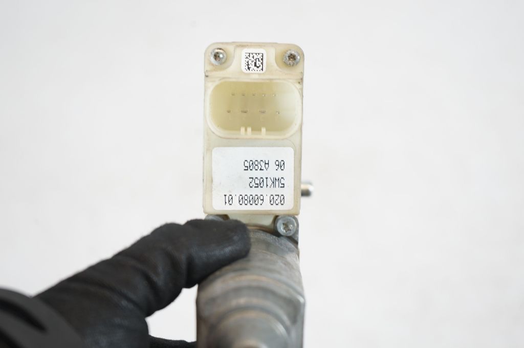 Rear door window regulator with motor (9)