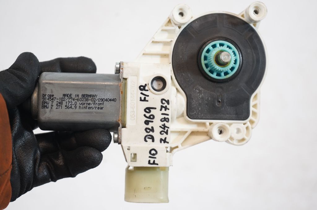 Front door window regulator with motor (8)