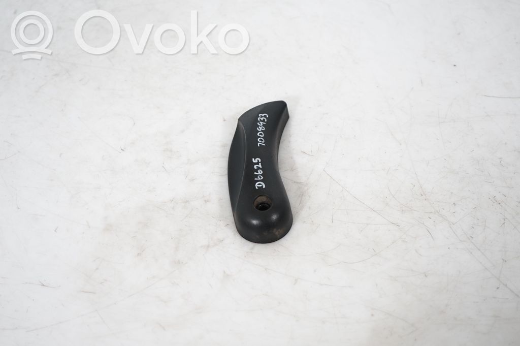 Engine bonnet (hood) release handle (4)