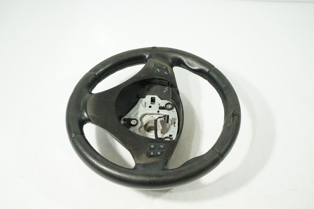 Steering wheel (2)
