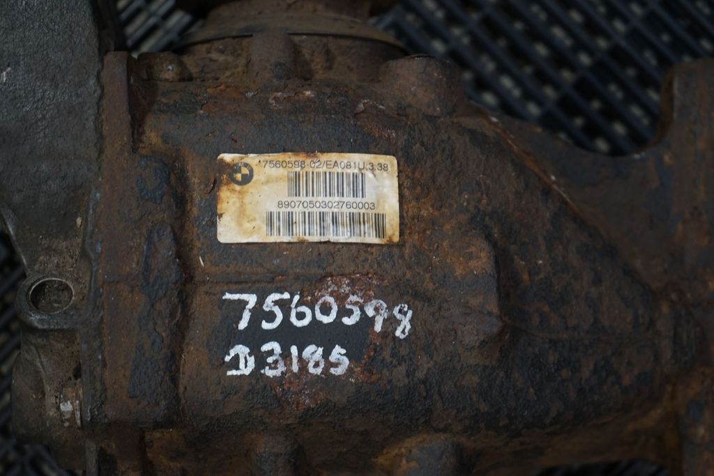 Rear differential (5)