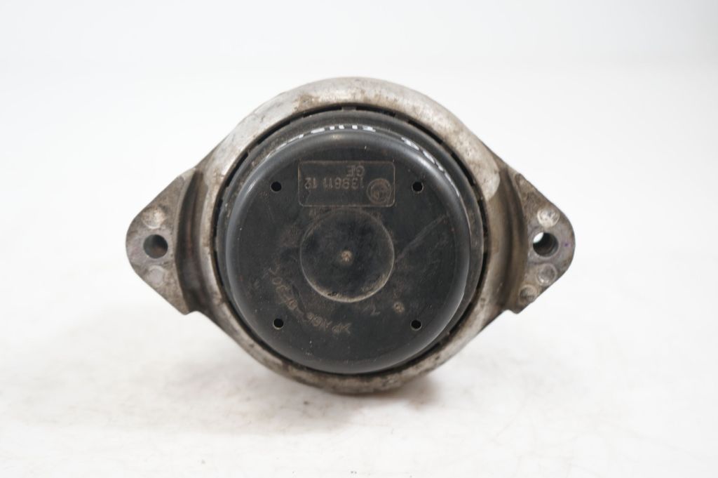 Engine mount bracket (6)