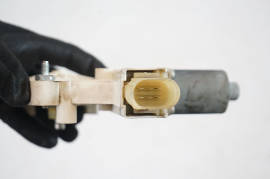 Front door window regulator with motor (6)