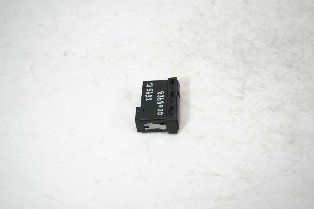 Hazard light switch (4)