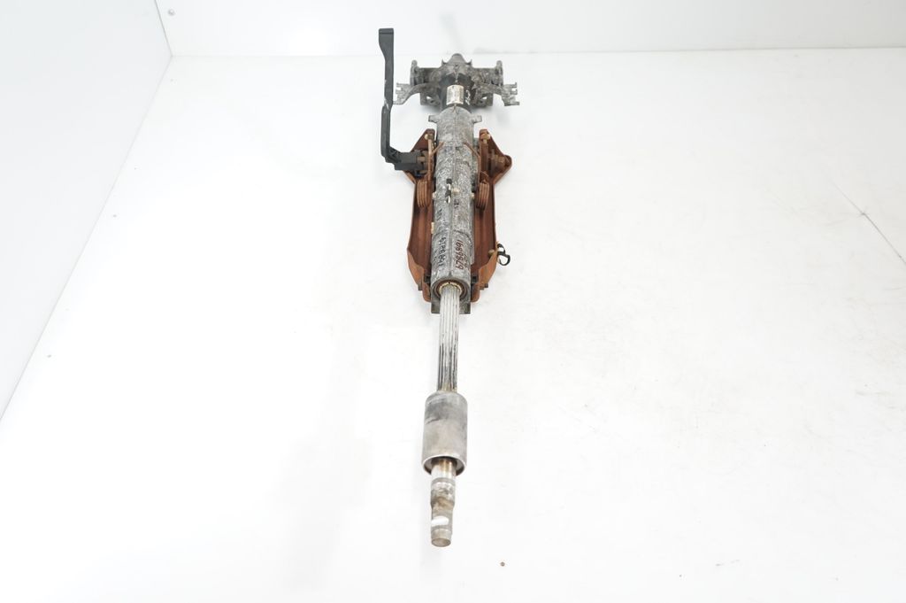 Steering wheel axle (6)