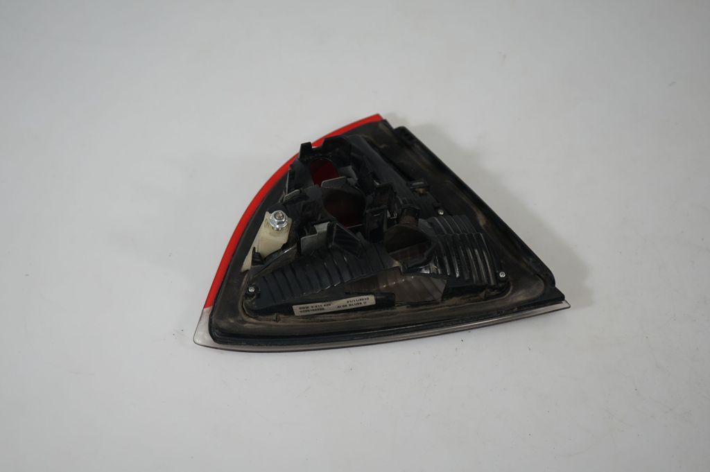 Tailgate rear/tail lights (5)