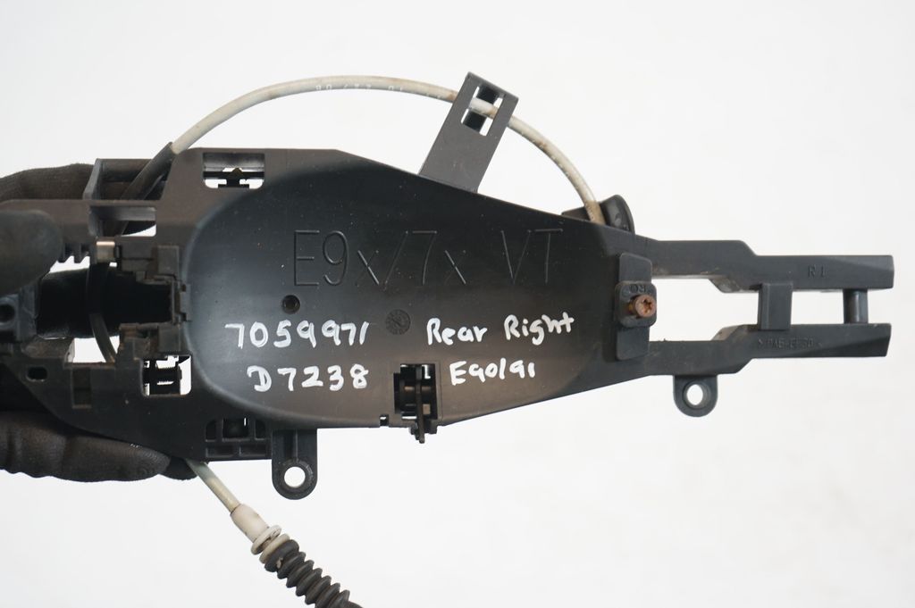 Front door exterior handle/bracket (7)