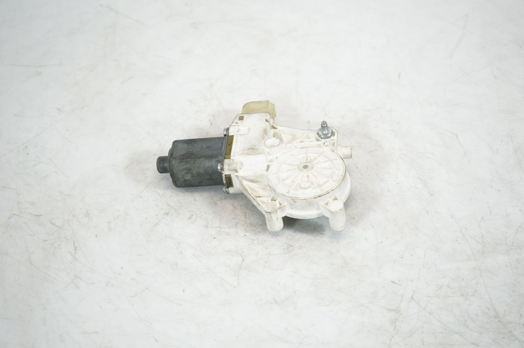 Front door window regulator with motor (5)