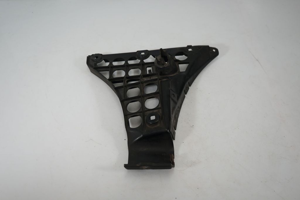 Rear bumper mounting bracket (5)