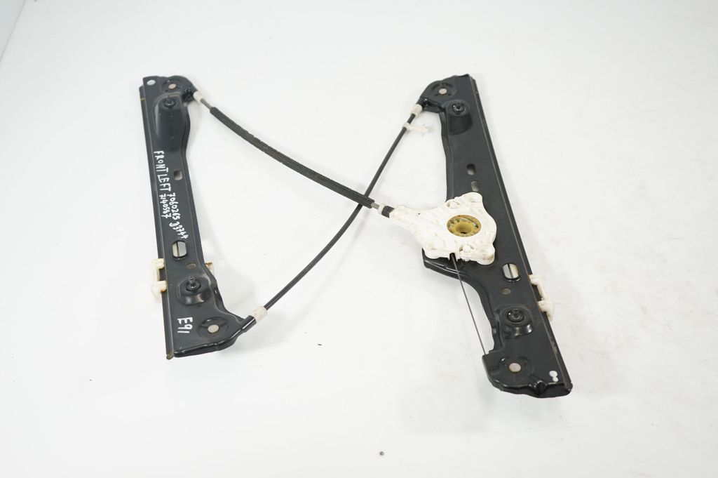 Front door window regulator with motor (2)