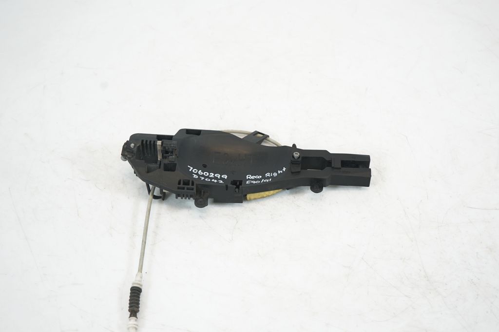 Rear door exterior handle/bracket