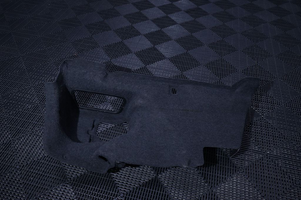 Trunk/boot lower side trim panel (3)
