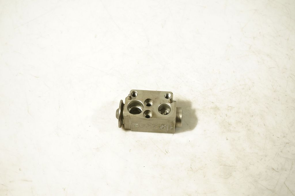 Air conditioning (A/C) expansion valve (3)