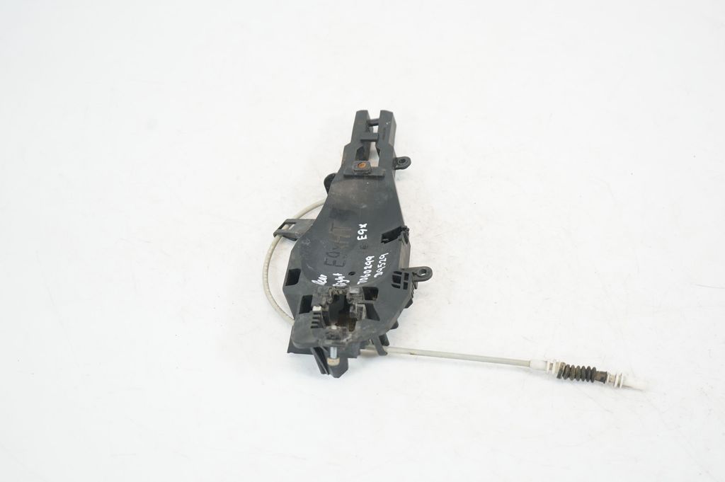 Rear door exterior handle/bracket (4)