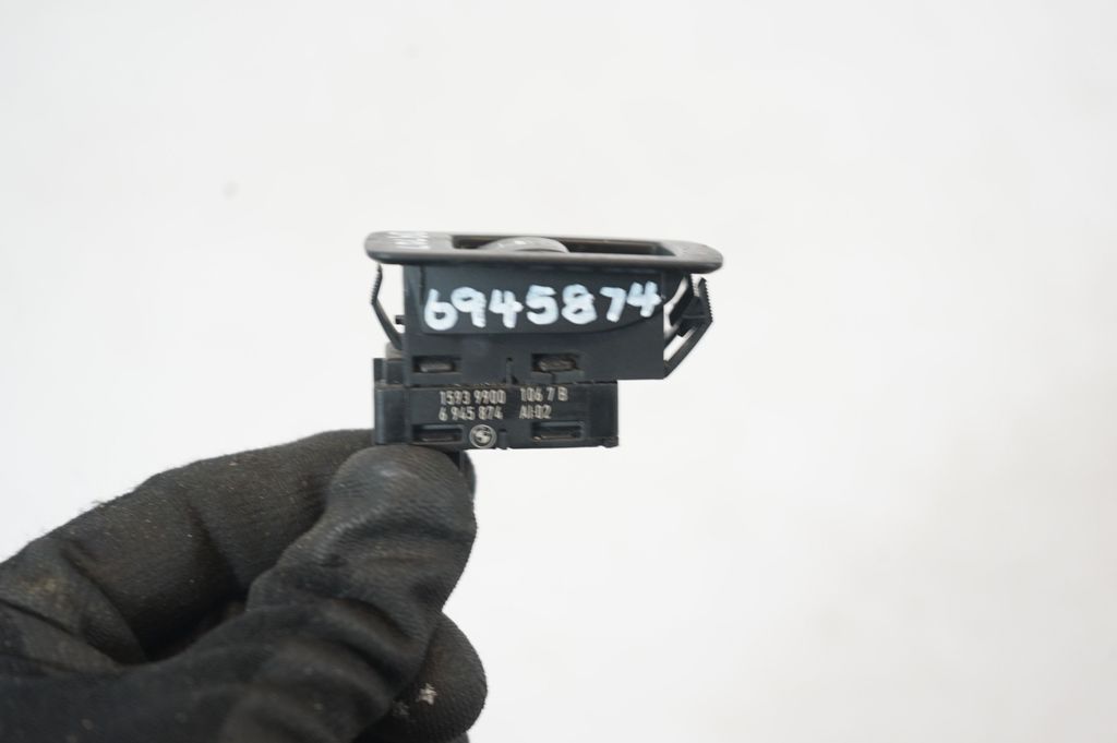 Electric window control switch (8)