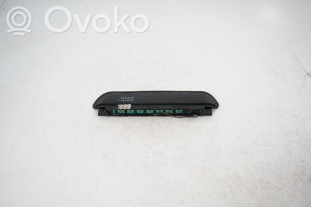 Third/center stoplight (3)