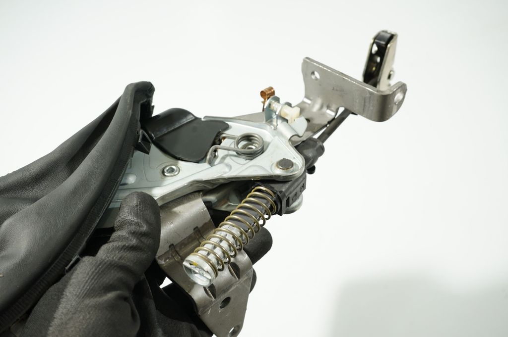Handbrake/parking brake lever assembly (7)
