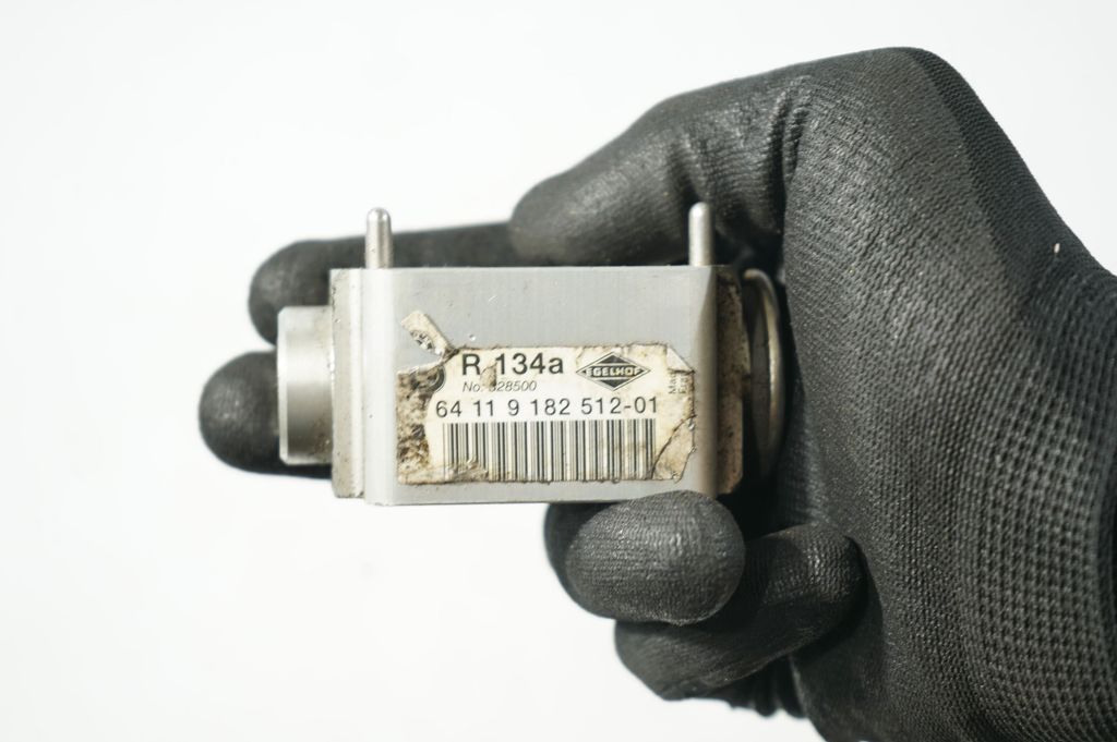 Air conditioning (A/C) expansion valve (11)