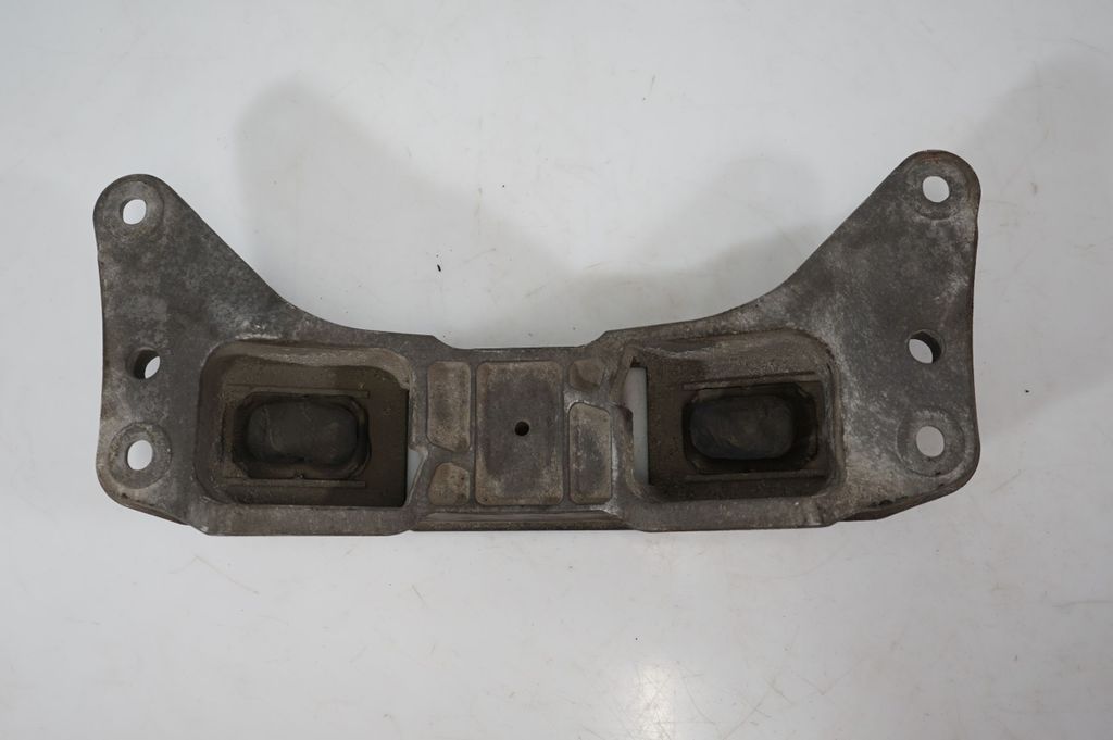 Gearbox mounting bracket (6)