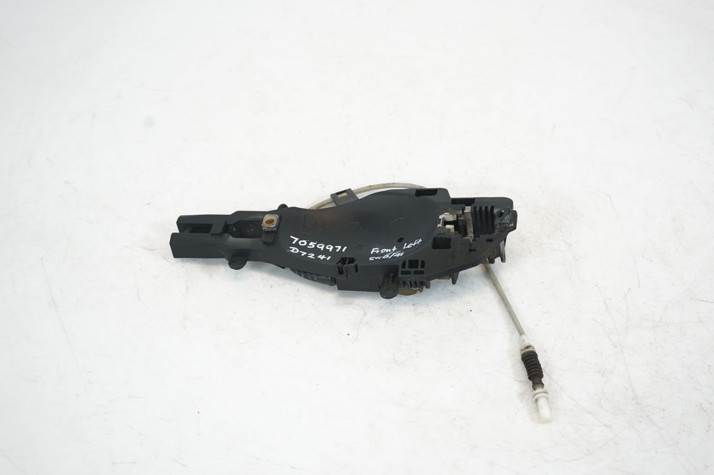 Front door exterior handle/bracket