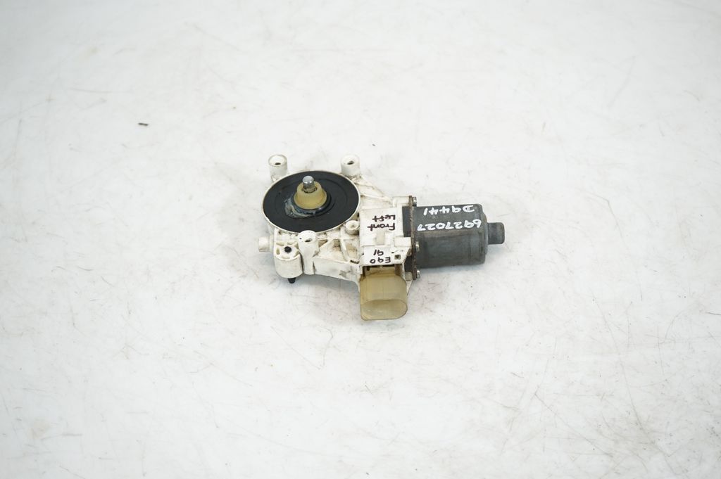 Front door window regulator with motor (3)