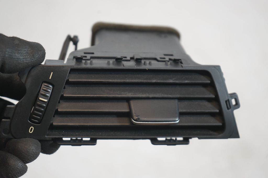 Dashboard side air vent grill/cover trim (7)