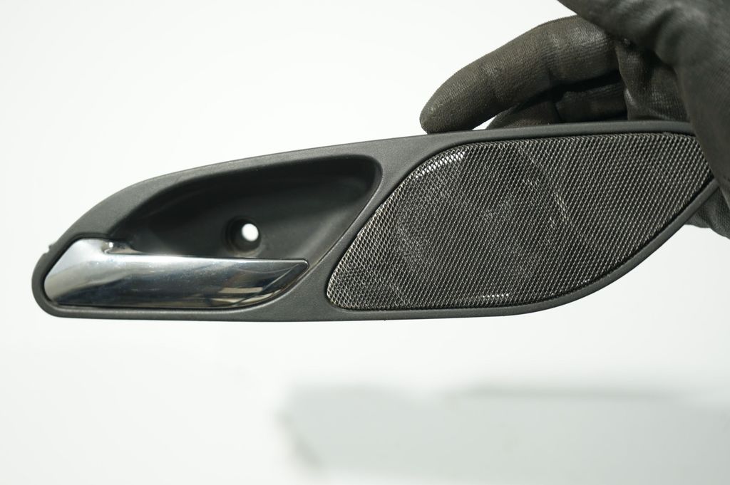 Front door interior handle (6)