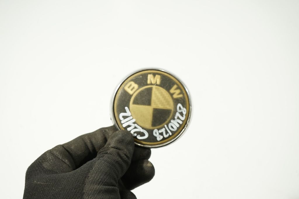 Manufacturers badge/model letters (7)