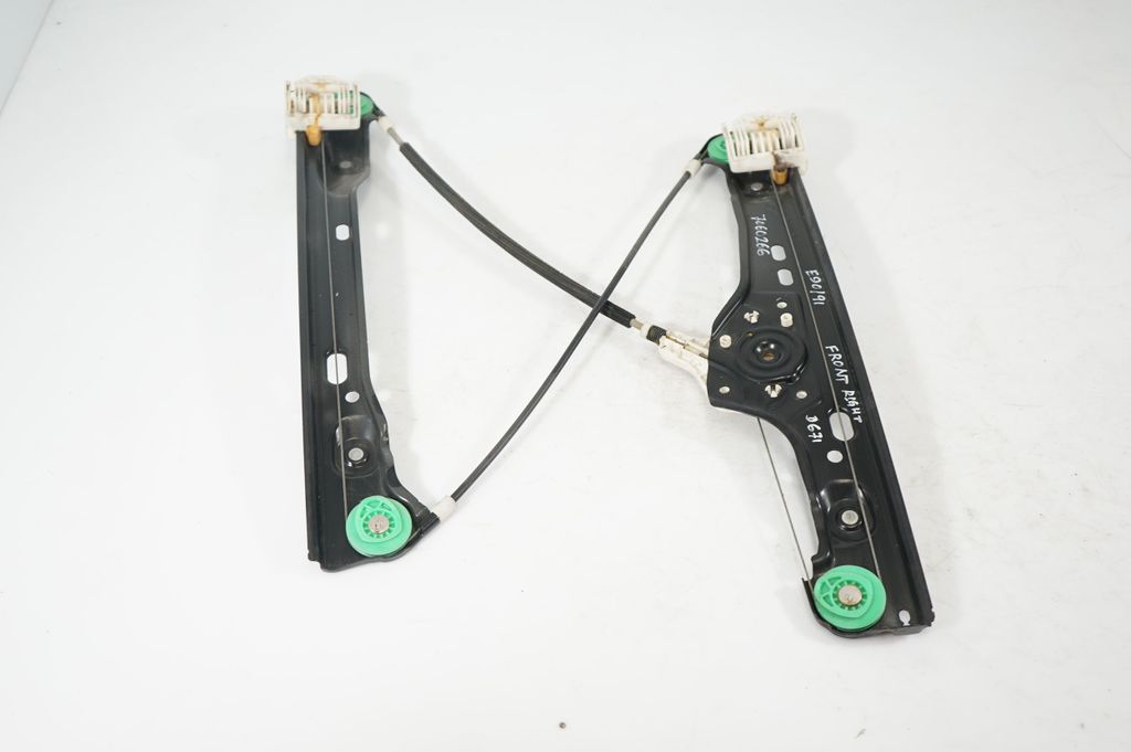 Front door window regulator with motor (2)