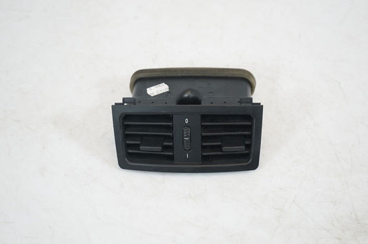 Rear air vent grill