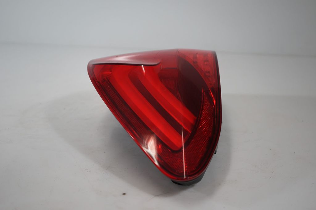 Rear/tail lights (9)