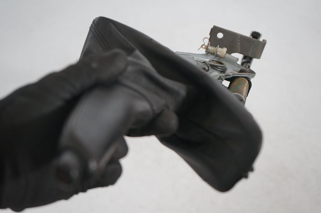 Handbrake/parking brake lever assembly (6)