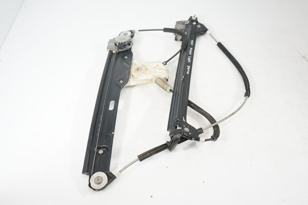 Front door window regulator with motor (2)