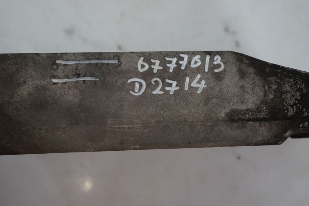 Gearbox mounting bracket (7)