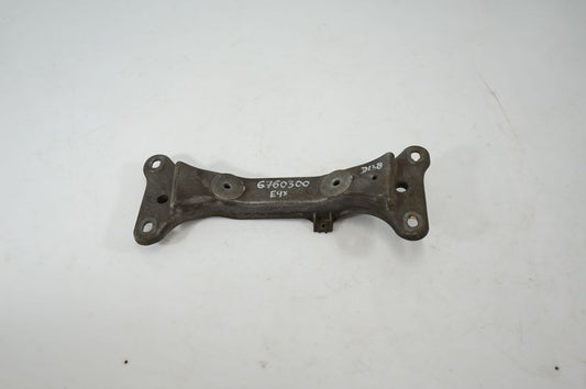 Gearbox mounting bracket