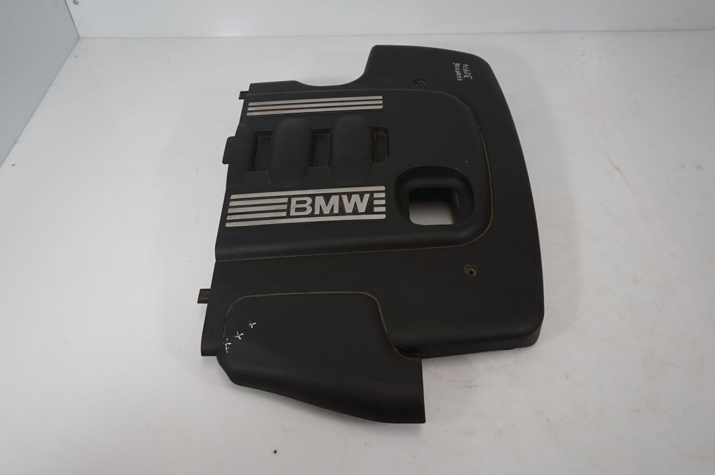 Engine cover (trim) (4)
