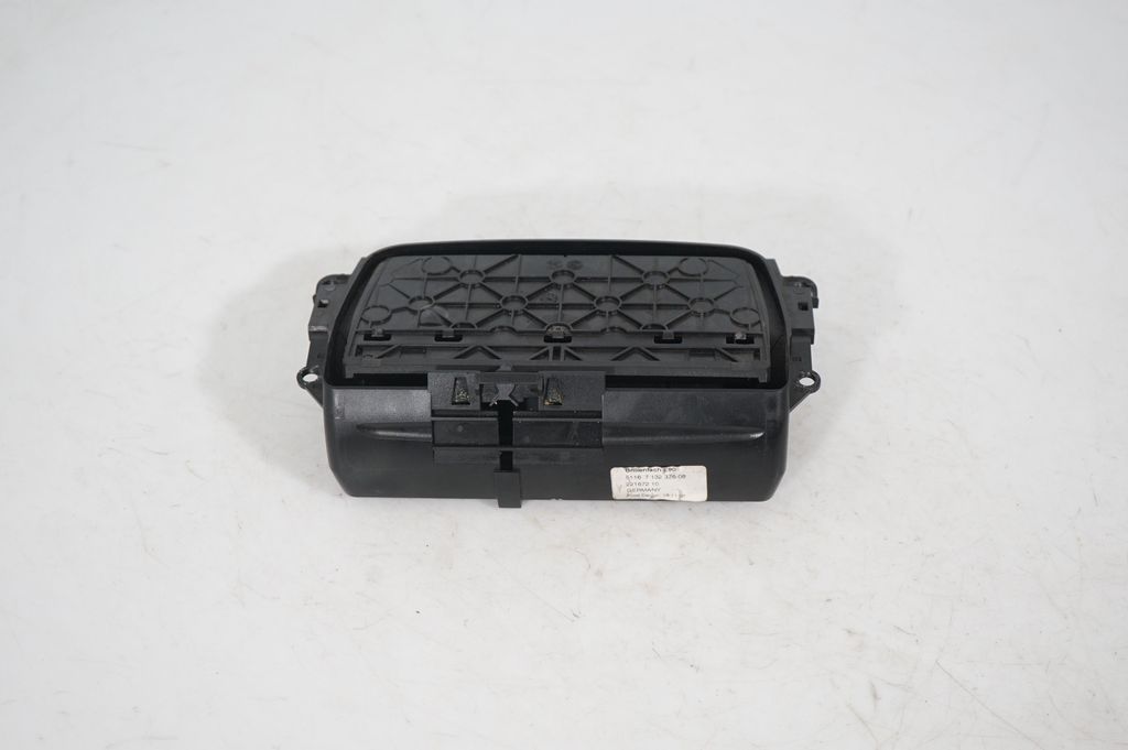 Dashboard glove box trim (3)