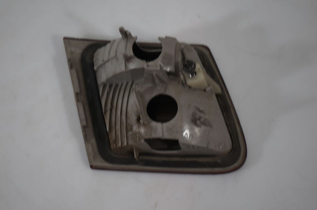 Tailgate rear/tail lights (7)