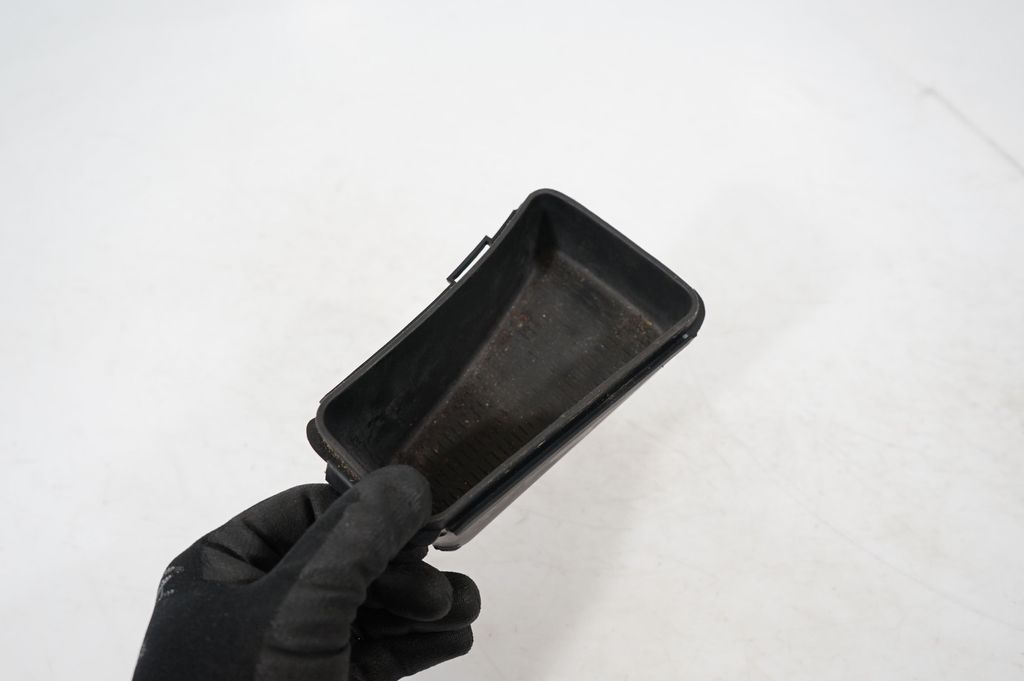 Gear shifter surround trim plastic (7)