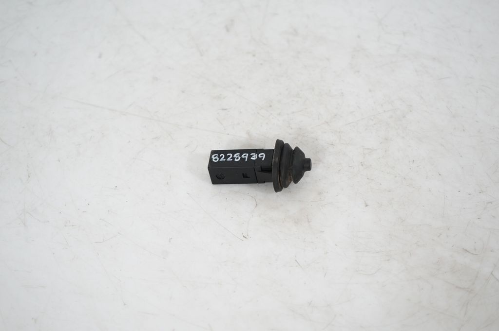 Fuel tank cap lock (5)