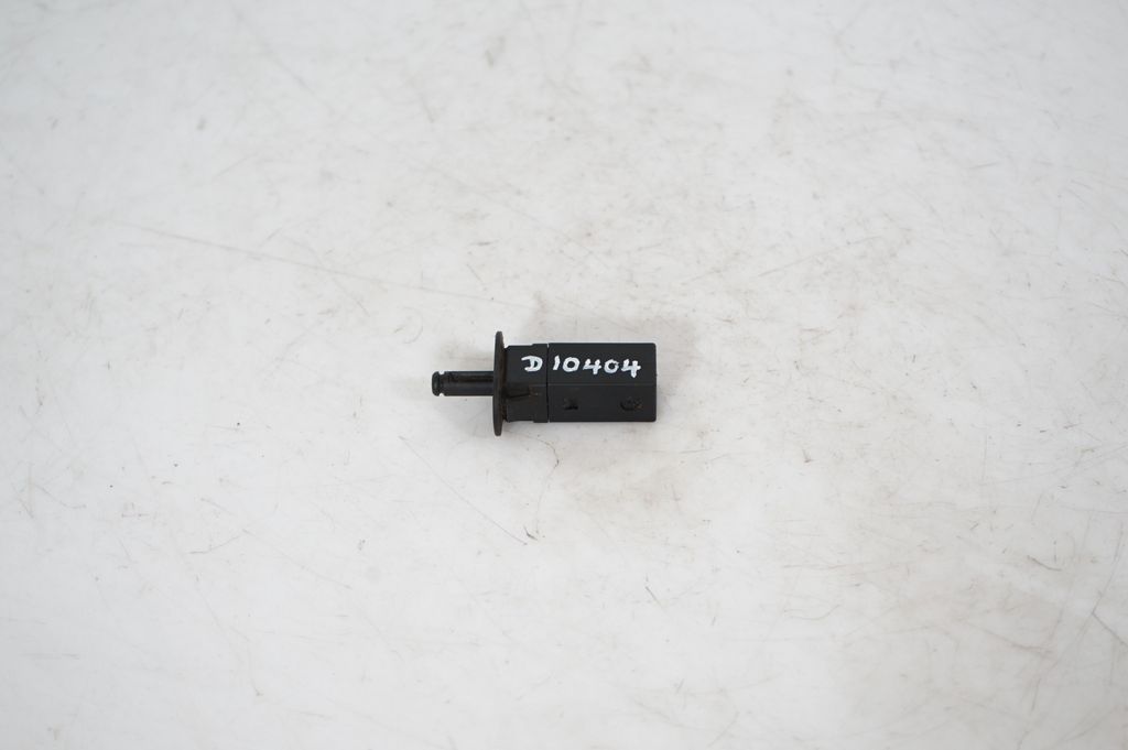 Fuel tank cap lock (5)