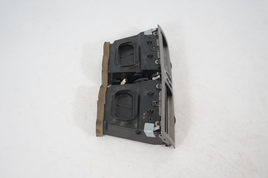 Dash center air vent grill (4)