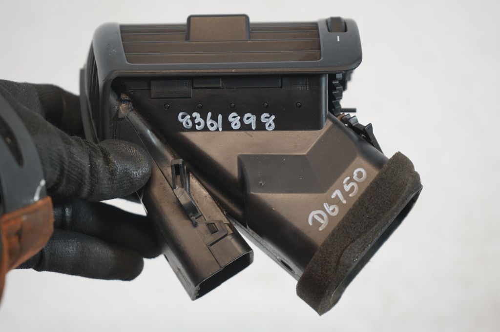 Dashboard side air vent grill/cover trim (7)