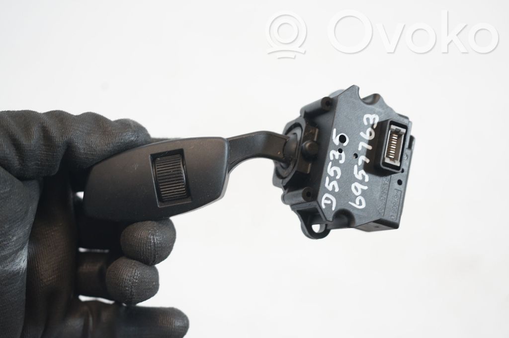 Wiper turn signal indicator stalk/switch (7)