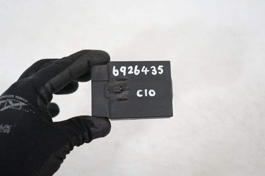 Seat control module (9)