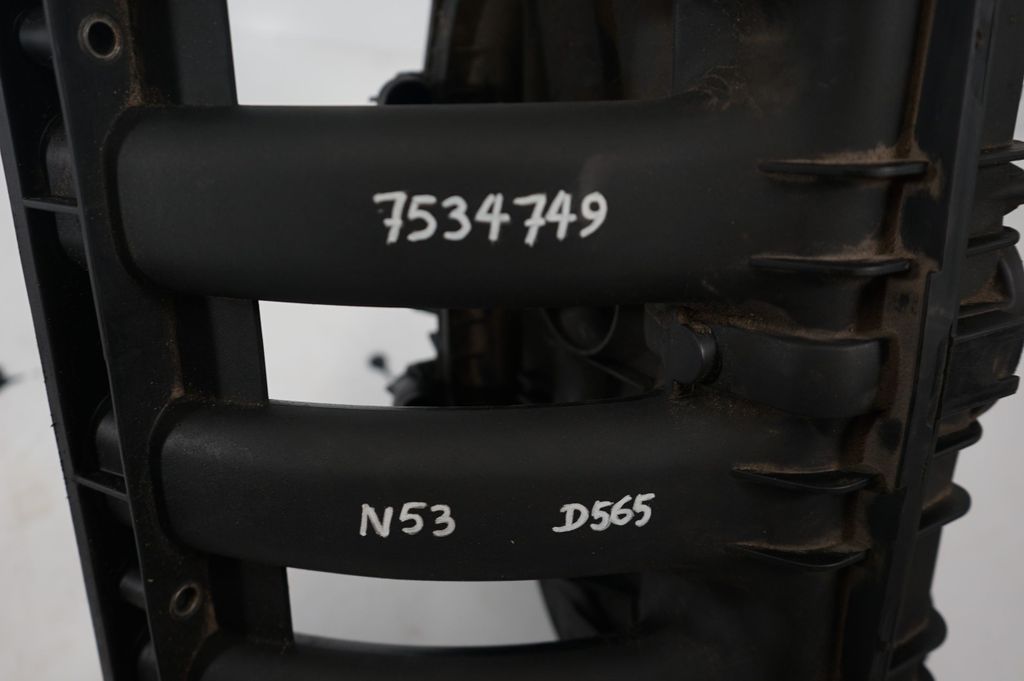 Intake manifold (10)