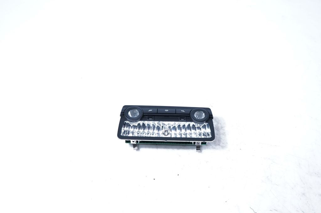 Rear seat light (3)