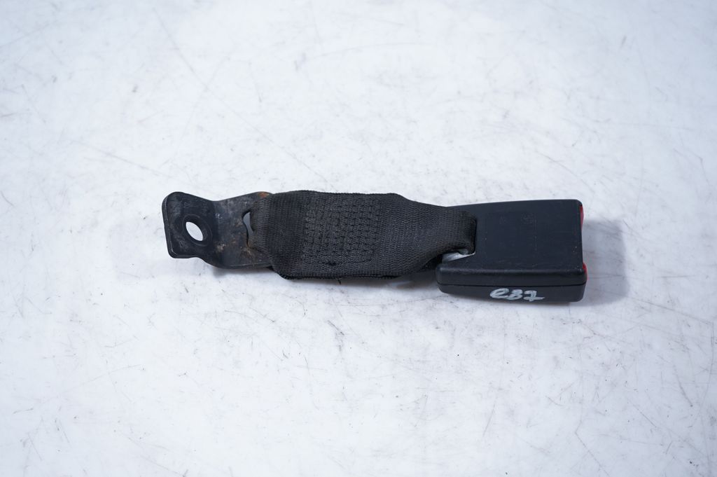 Rear seatbelt buckle (6)